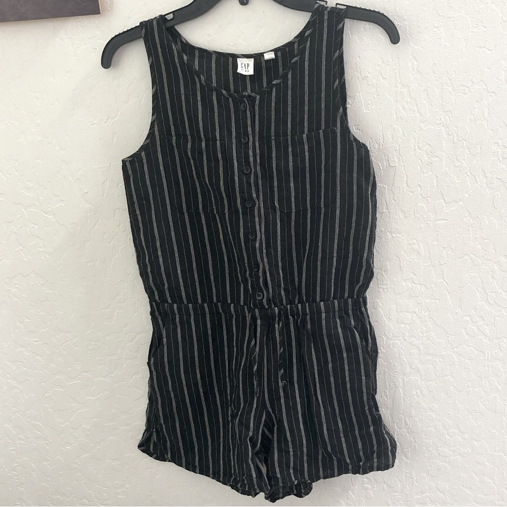 GAP Kids Shorts romper. Black with white vertical stripes. Size XL (girls). EUC.